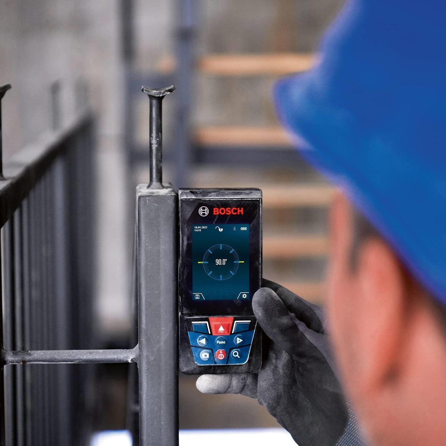 Bosch Professional Distanziometro laser GLM 150-27 C (telecamera integrata, batteria integrata 3,6 V, raggio azione: fino a 150 m, robusto, IP54, ± 1,5 mm*, batterie AA, cinturino da polso, custodia)